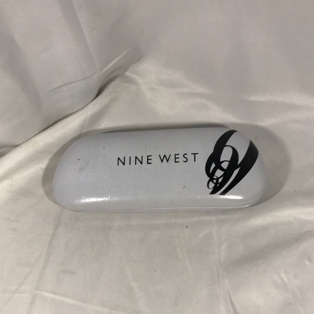 💋BLACK&WHITE NINE WEST EYEGLASS CASE💋